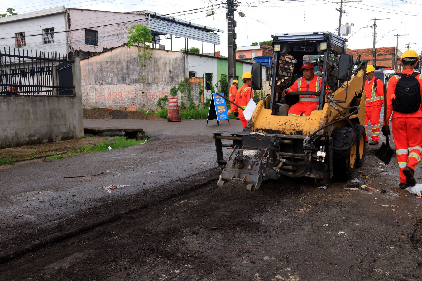 Prefeitura de Manaus intensifica manutenção asfáltica no Novo Aleixo e melhora mobilidade na zona Leste
