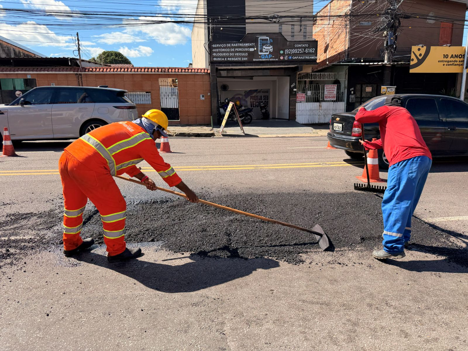 Prefeitura de Manaus intensifica operação ‘Tapa-Buracos’ na avenida Tefé e fortalece mobilidade na zona Sul