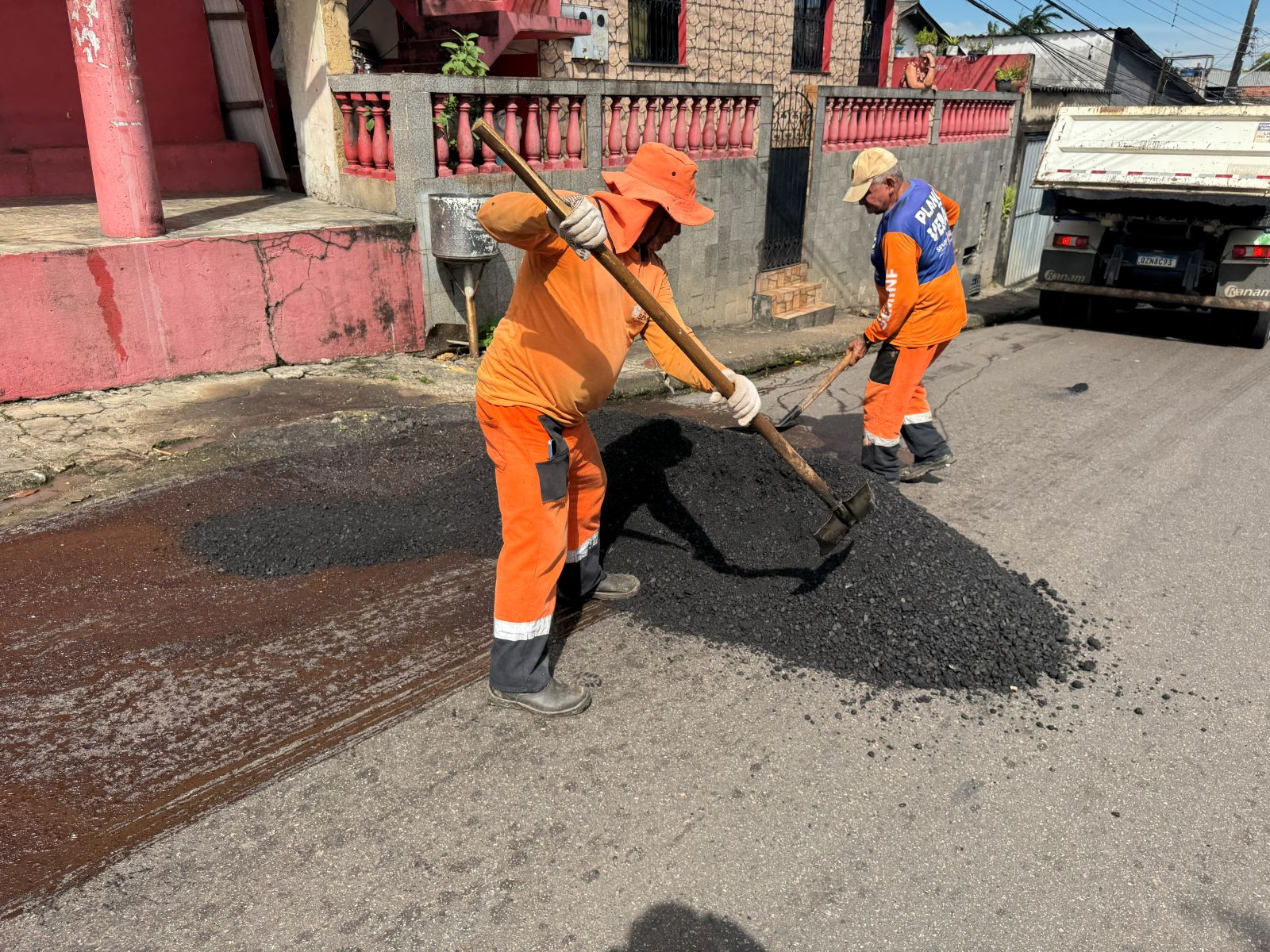 Prefeitura de Manaus intensifica operação ‘Tapa-Buracos’ no bairro Nova Esperança e fortalece mobilidade na zona Oeste