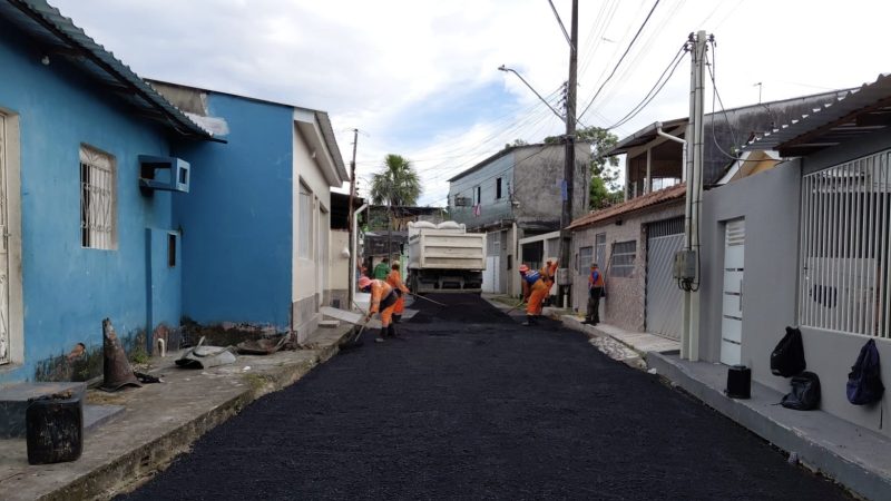 Prefeitura de Manaus intensifica recuperação asfáltica na comunidade Riacho Doce e fortalece mobilidade na zona Norte