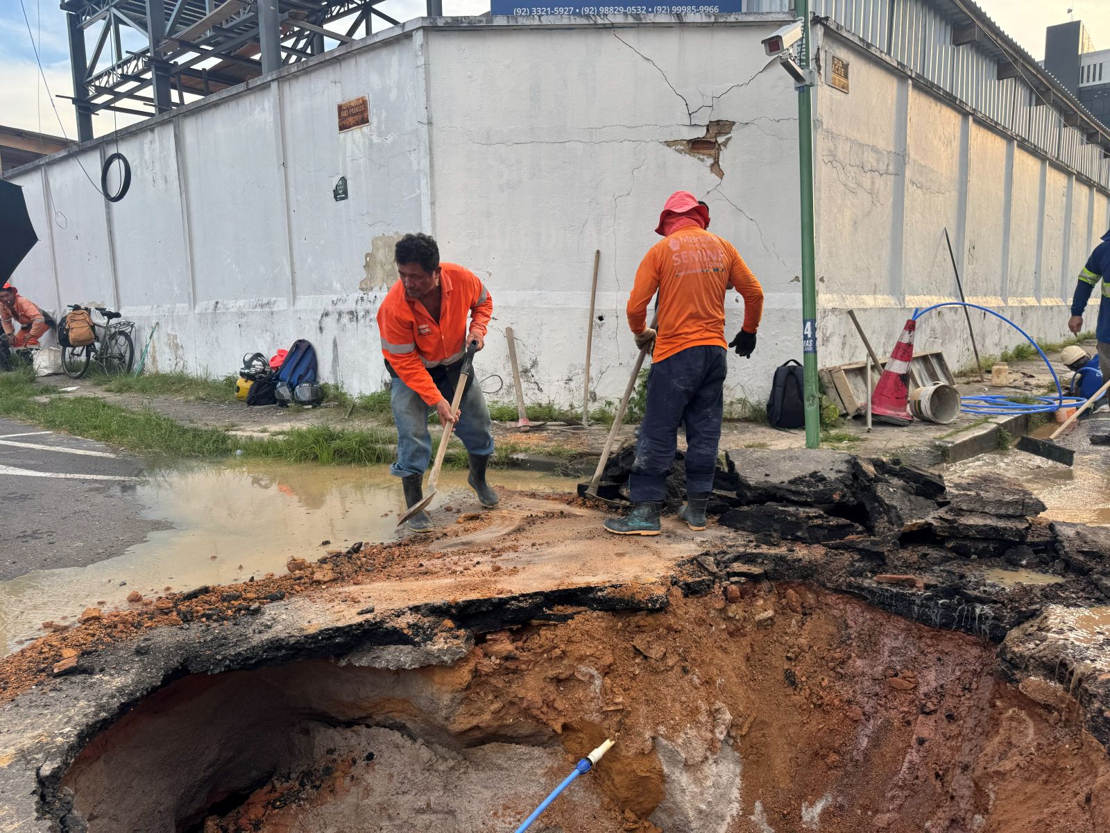 Prefeitura de Manaus realiza força-tarefa para recuperar rede de drenagem e garantir segurança no bairro Nossa Senhora das Graças