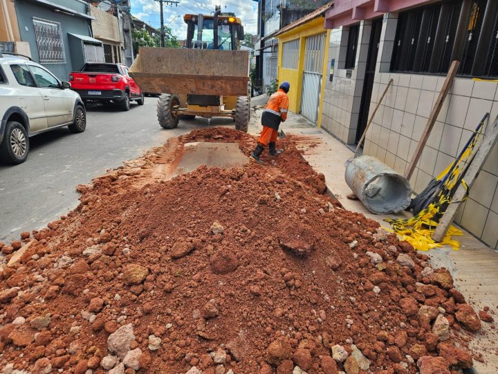 Prefeitura de Manaus reforça infraestrutura no bairro Santo Antônio com recuperação de rede de drenagem profunda