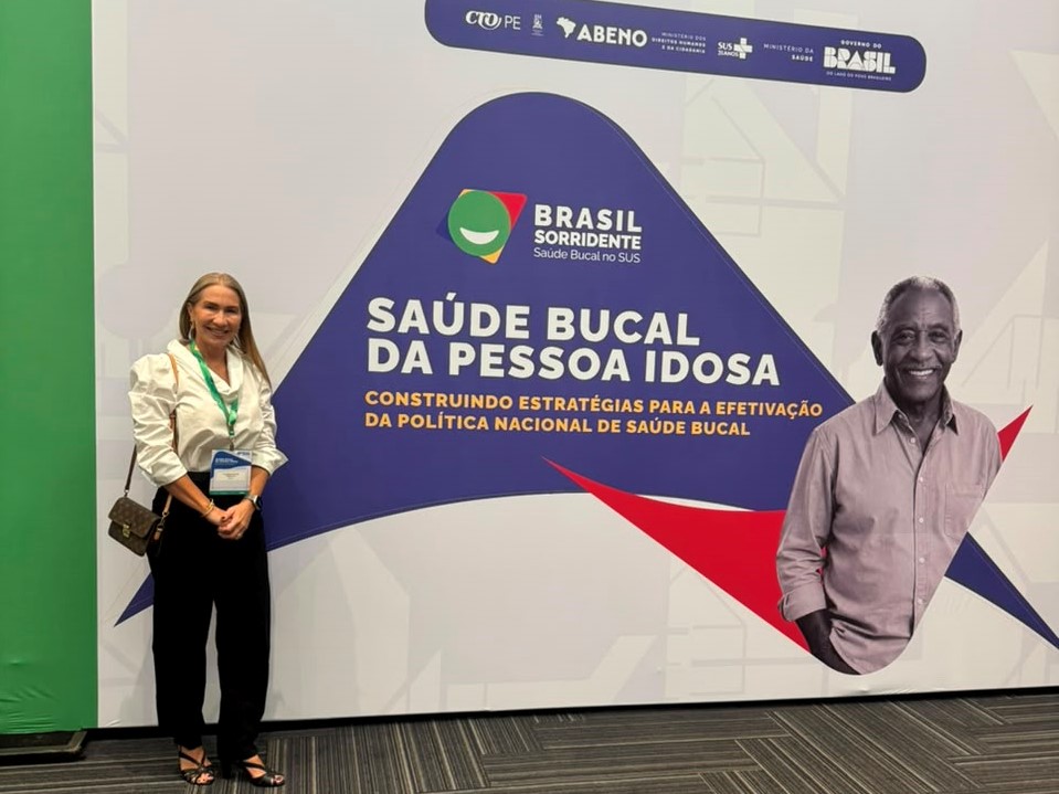 Prefeitura de Manaus participa de oficina com foco na atenção à saúde bucal da pessoa idosa em Recife