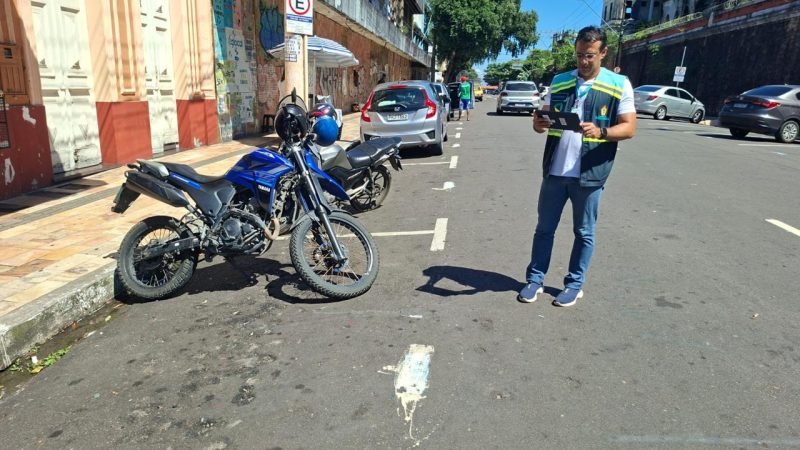 Ageman notifica Zona Azul por ausência de placas de sinalização em vagas para PcDs e idosos