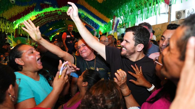 Prefeito Renato Junior inaugura ‘Rua da Copa’ do bairro Compensa e celebra criatividade dos servidores da Semulsp na decoração de mais um ponto turístico da cidade