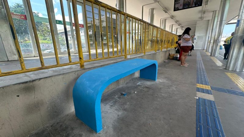 Prefeitura de Manaus revitaliza bancos da Estação Arena e amplia conforto para usuários do transporte coletivo