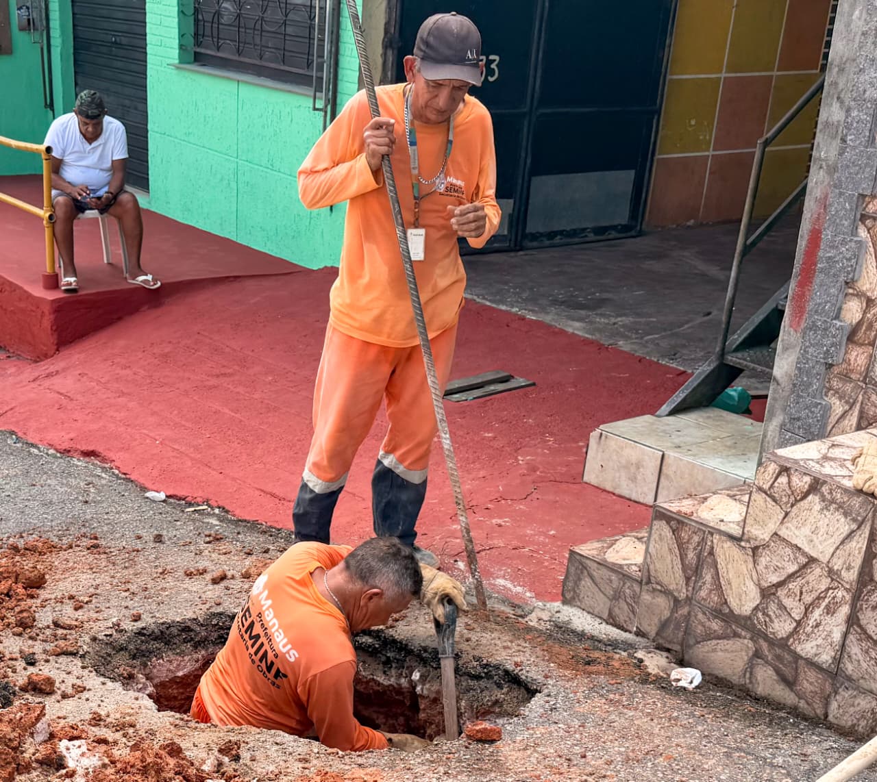 Prefeitura de Manaus inicia recuperação de galeria subterrânea no bairro Compensa e reforça ações de drenagem na zona Oeste