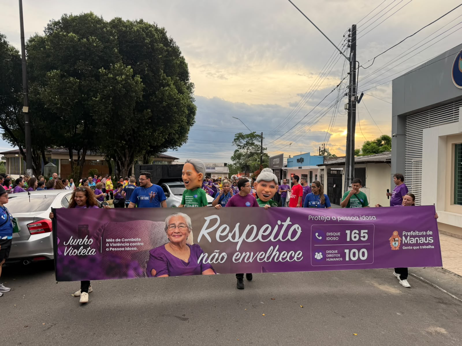 Prefeitura de Manaus promove caminhada de combate à violência contra a pessoa idosa em alusão ao Dia D da operação ‘Virtude’