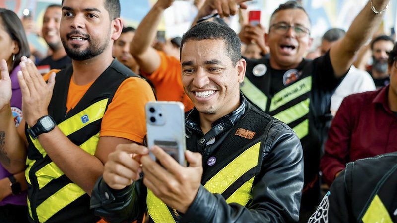 Entregas para pilotos de app: Desenrola para dívida e Move Brasil para veículo novo