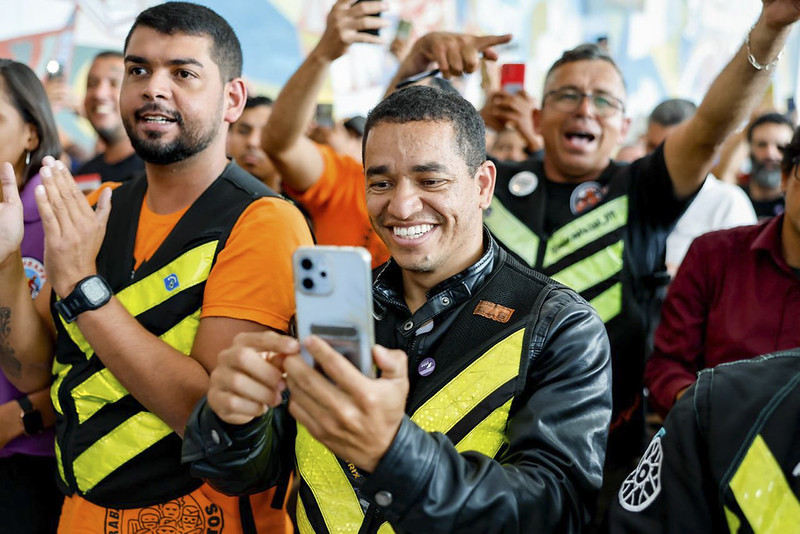 Entregas para pilotos de app: Desenrola para dívida e Move Brasil para veículo novo