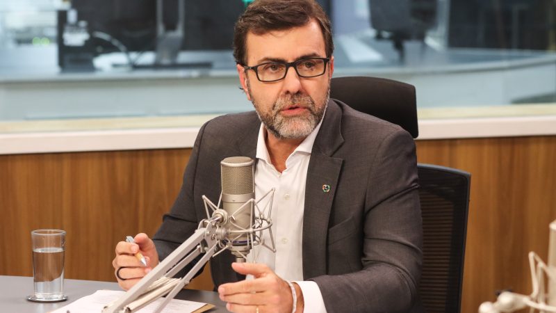 Na Mesa com Datena debate o crime organizado com Marcelo Freixo nesta terça-feira