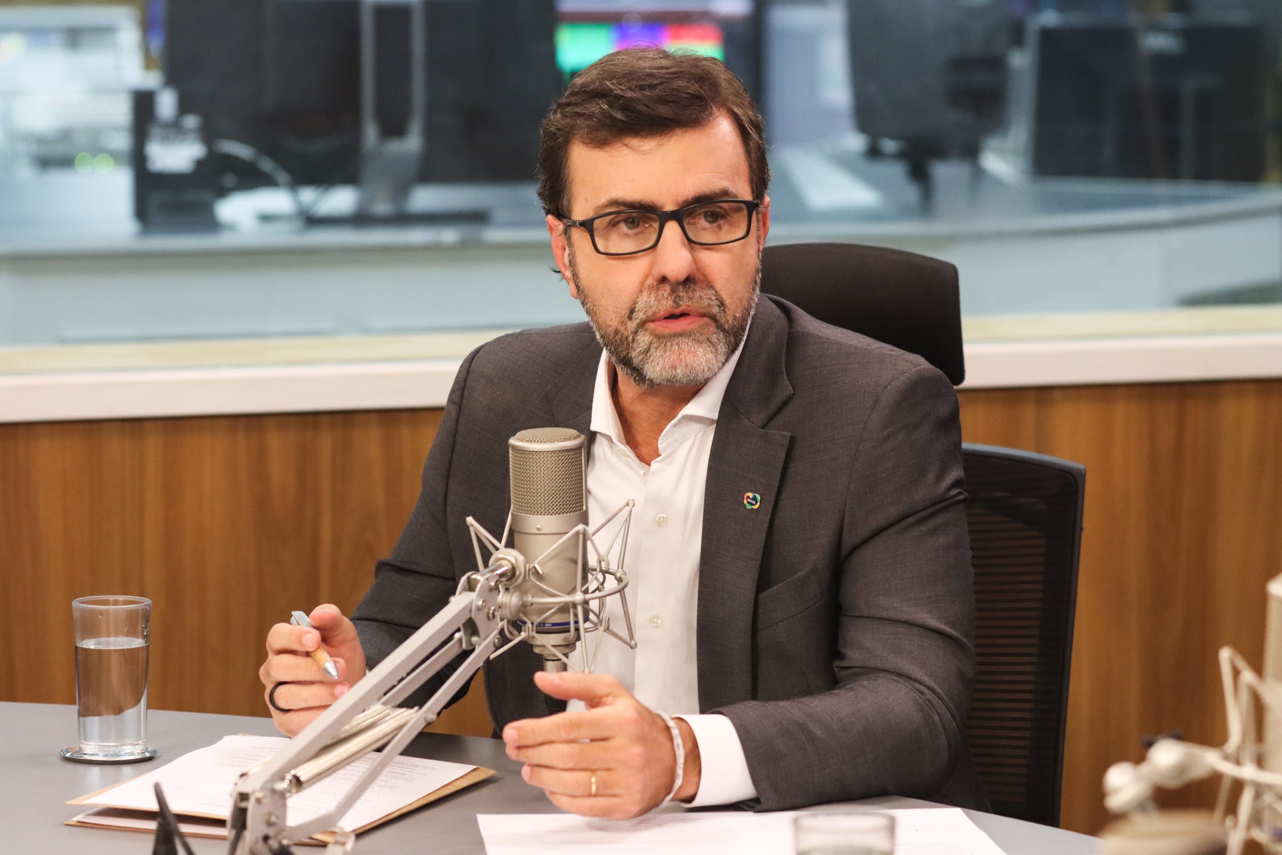 Na Mesa com Datena debate o crime organizado com Marcelo Freixo nesta terça-feira
