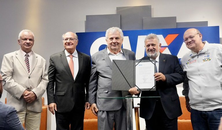 Caixa formaliza R$ 800 mi em crédito para hospitais filantrópicos que atendem o SUS