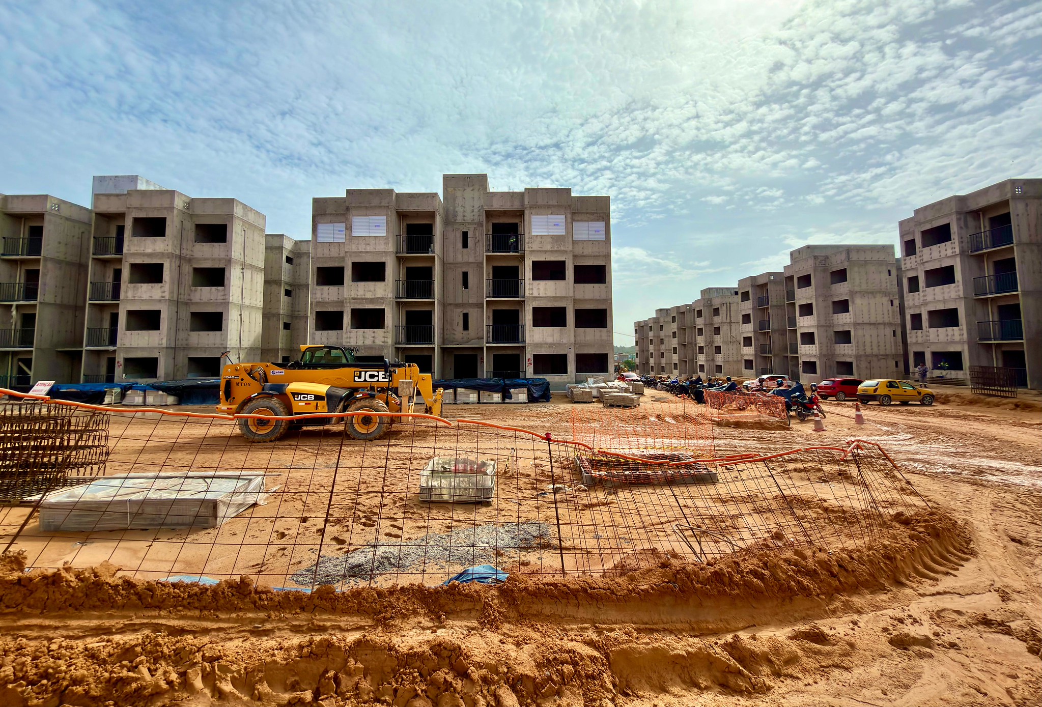 Construção civil aquecida impulsiona emissão de alvarás da Prefeitura de Manaus, aponta pesquisa do IBGE