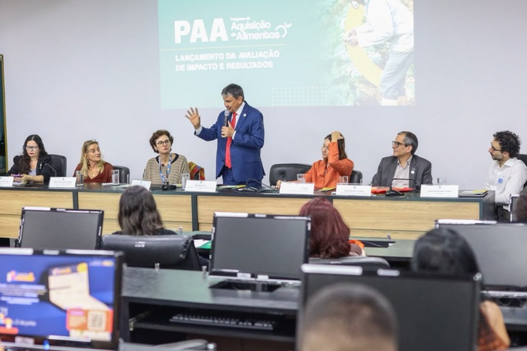 Com PAA, renda da agricultura familiar cresce até 30% e dependência do CadÚnico cai