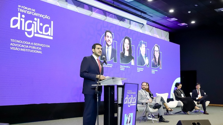 AGU alerta para riscos da concentração de poder em corporações digitais
