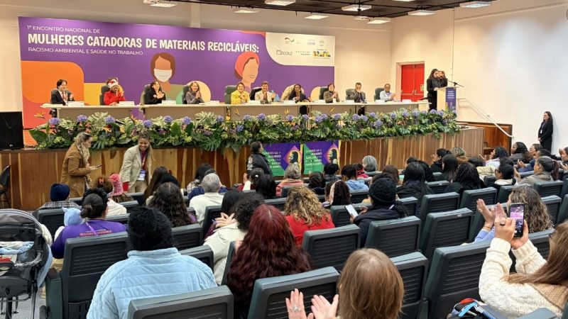 Catadoras entregam à ministra das Mulheres propostas para ampliar a proteção social
