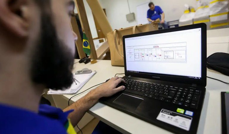 Governo do Brasil veta projeto de lei que precariza contrato de trabalho para jovens