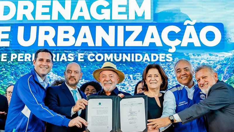 Lula anuncia R$ 702,9 milhões em obras para periferias, favelas e comunidades do RJ