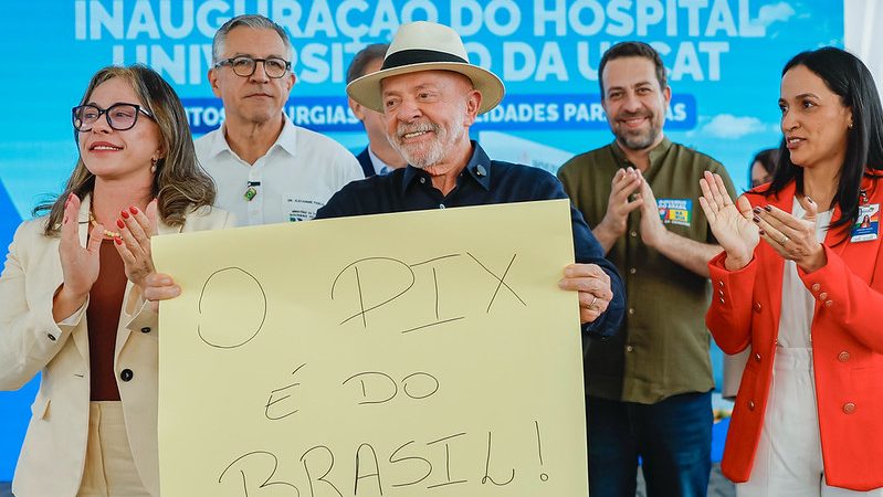 Lula diz esperar que novas tarifas não entrem em vigor e convida Trump a fazer um PIX