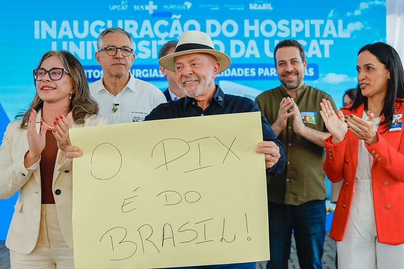 Lula diz esperar que novas tarifas não entrem em vigor e convida Trump a fazer um PIX