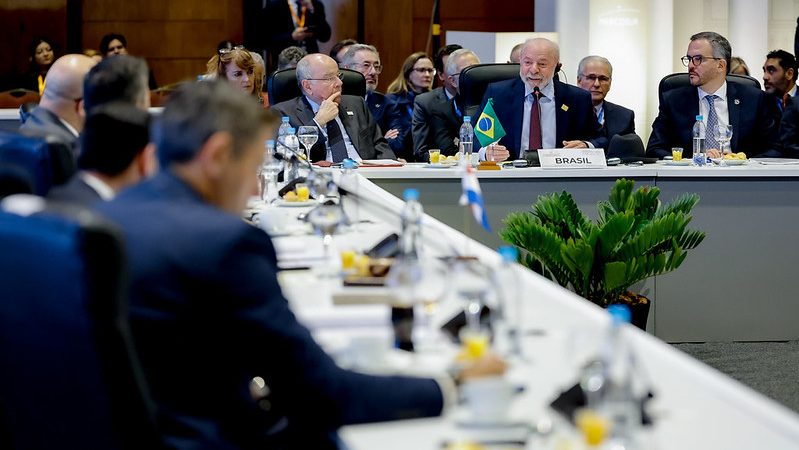 Em cúpula no Paraguai, Lula defende Mercosul como bloco estratégico acima de polarizações