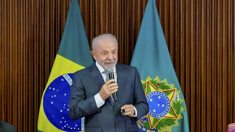 Em reunião ministerial, Lula defende soberania do Brasil e sequência de diálogo com os EUA