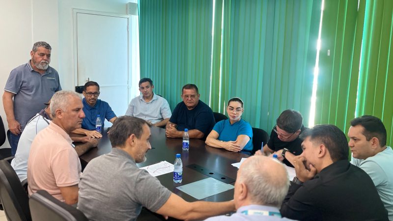 Prefeitura reúne cooperativas e reforça ações para modernizar o transporte complementar em Manaus