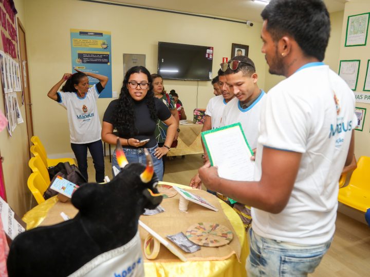 Prefeitura de Manaus fortalece leitura e escrita na EJA com projeto interdisciplinar