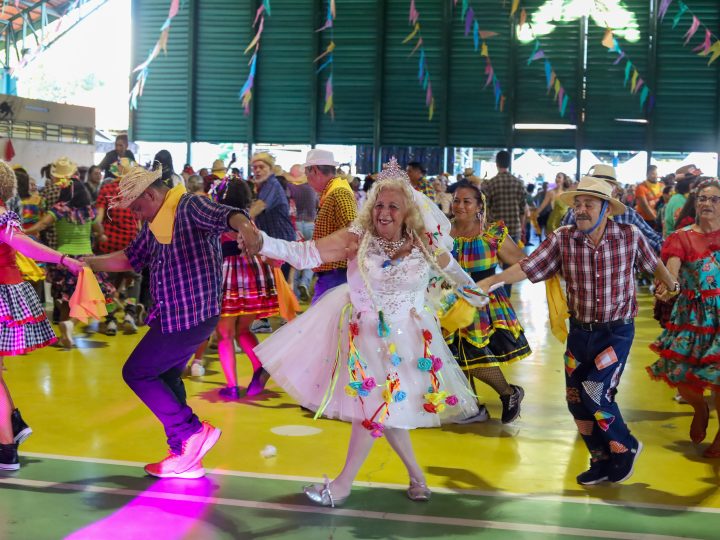 Prefeitura promove ‘Arraiá Parque na Roça’ e reúne mais de 1,2 mil idosos em celebração das tradições folclóricas e do envelhecimento ativo