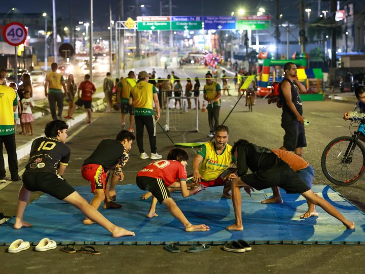 Faixa liberada itinerante da prefeitura chega ao Jorge Teixeira e reúne centenas de famílias em mais uma noite de esporte, lazer e convivência