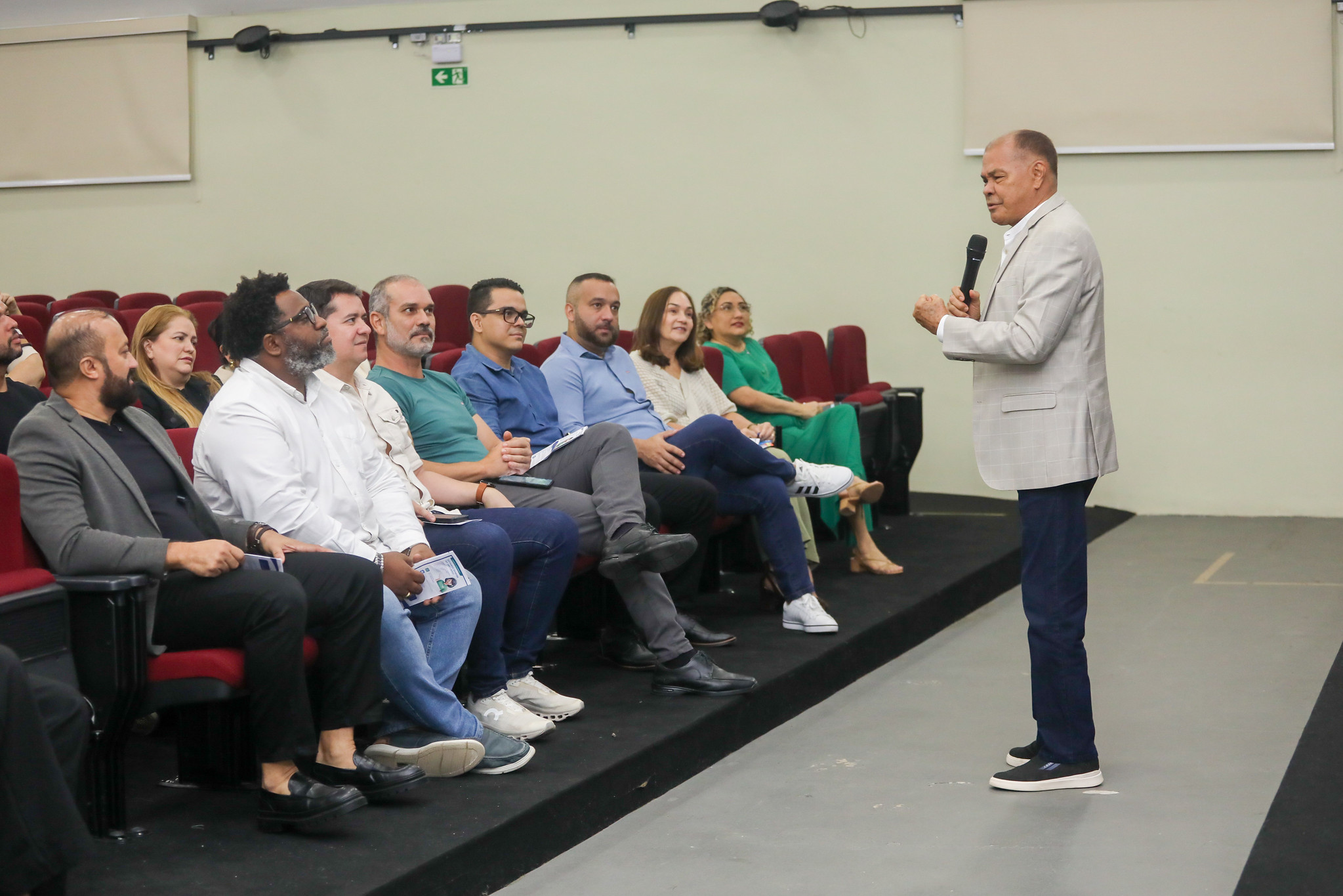 Prefeitura de Manaus realiza encontro de ‘Fortalecimento da Ouvidoria Setorial da Semed e Apresentação do Sistema Municipal de Ouvidorias’