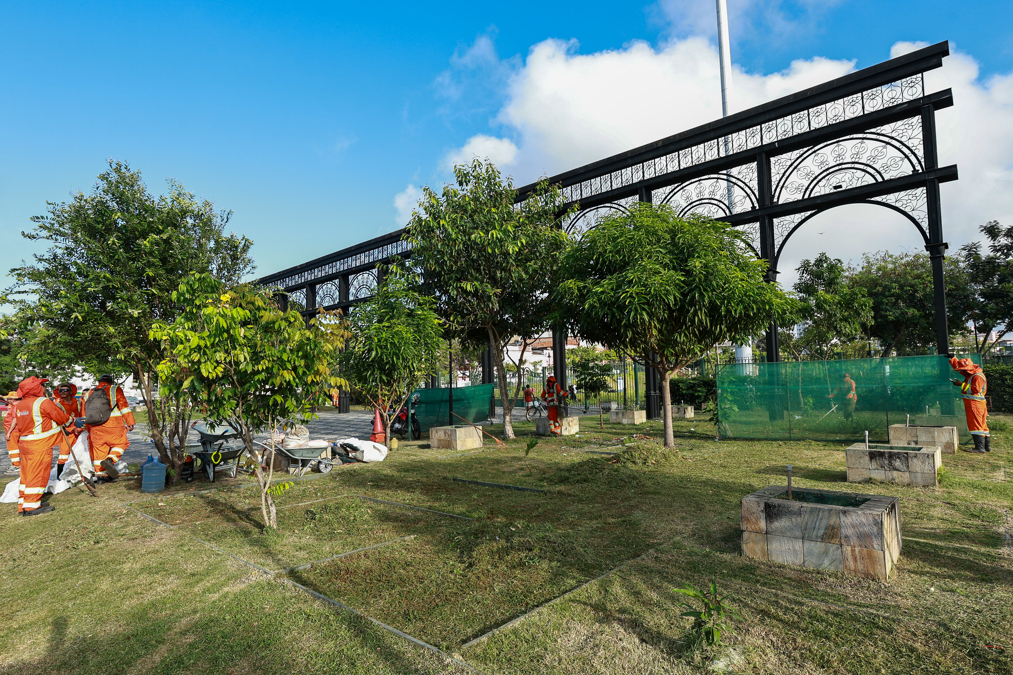 Prefeitura de Manaus intensifica limpeza no parque Jefferson Péres para garantir bem-estar à população