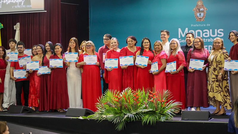 Prefeitura de Manaus forma 63 alunos em idiomas e Libras pelo Programa Ampliando Horizontes da Semed