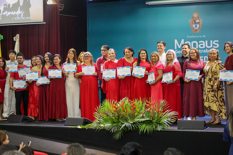 Prefeitura de Manaus forma 63 alunos em idiomas e Libras pelo Programa Ampliando Horizontes da Semed