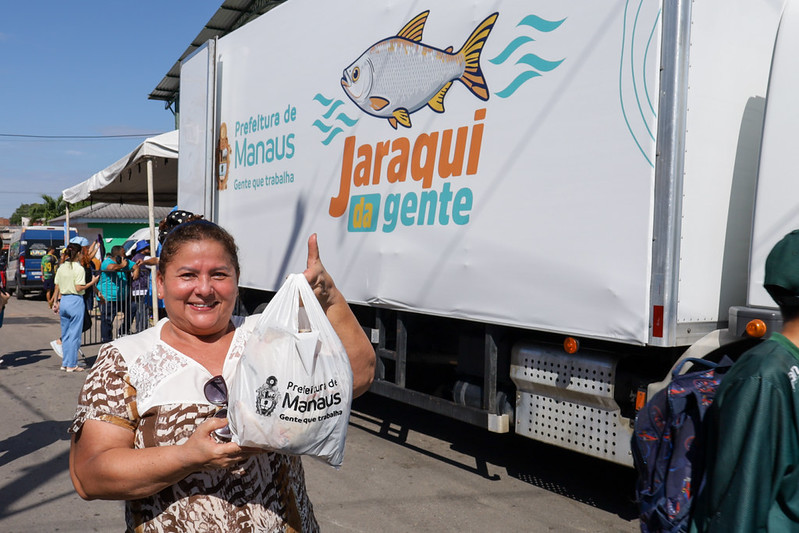 Prefeitura de Manaus distribui 12 toneladas de pescado do ‘Jaraqui da Gente’ no bairro Redenção e beneficia cerca de 1,5 mil pessoas na região