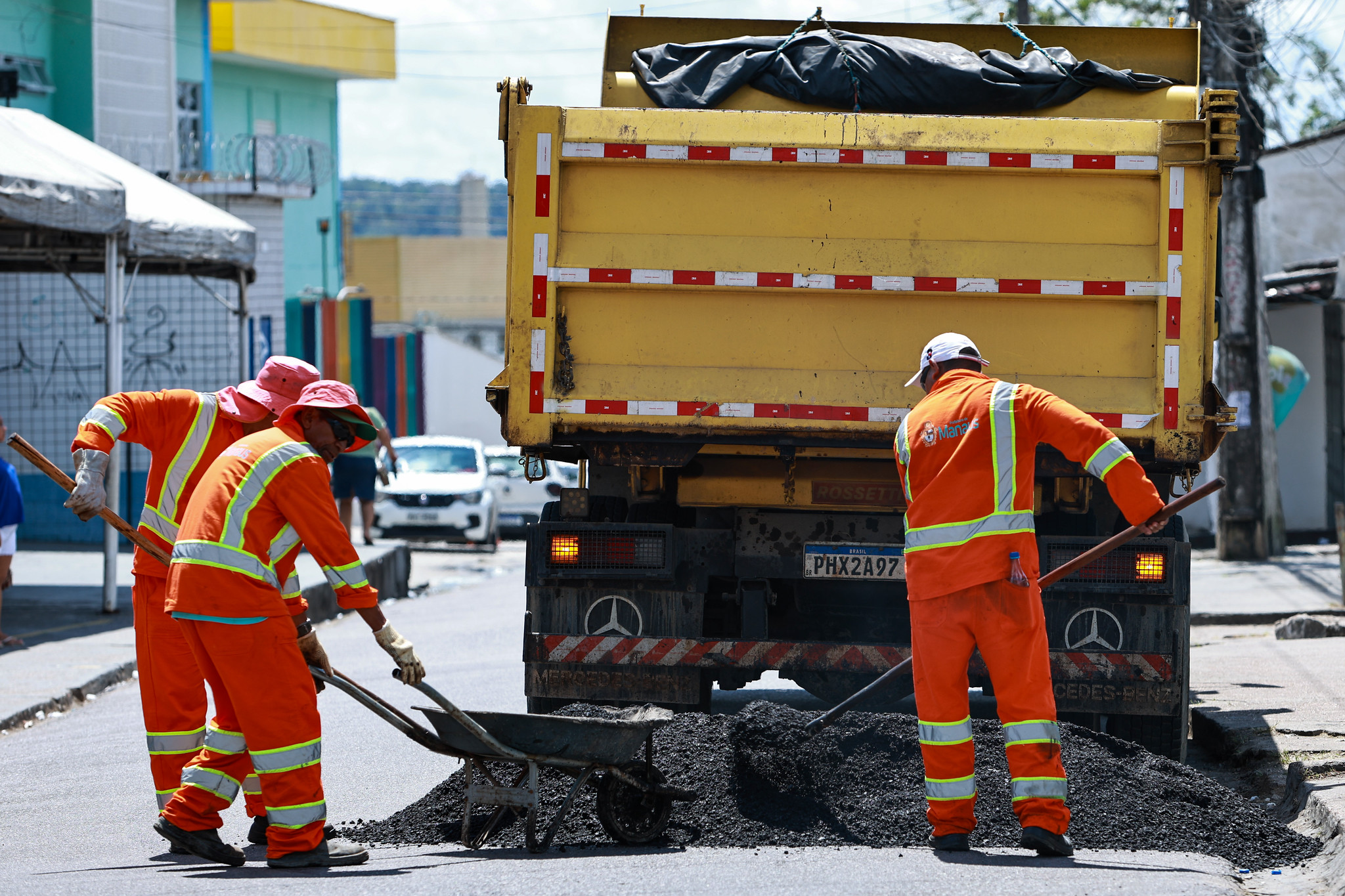 Prefeitura mantém serviços de infraestrutura, limpeza e ações integradas do programa ‘Manaus que a Gente Cuida’ no bairro Santa Etelvina