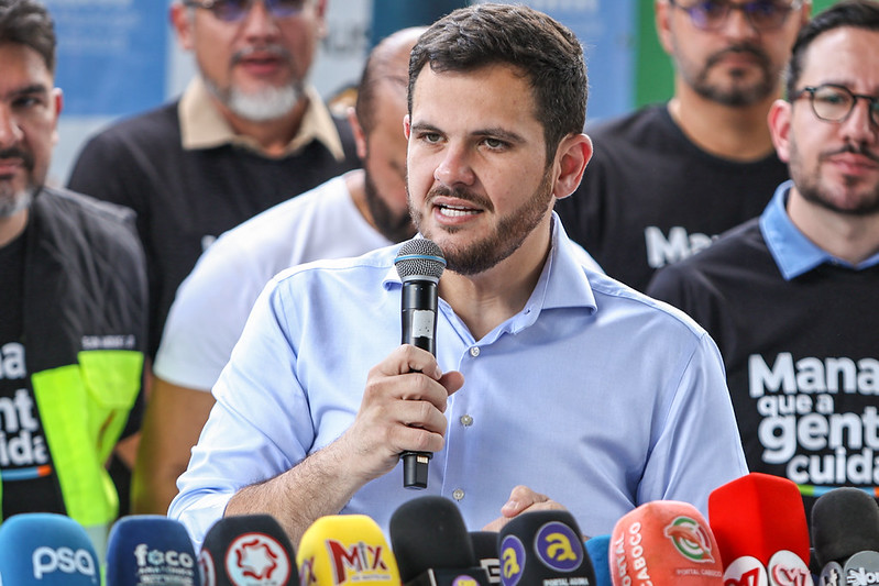 Prefeito Renato Junior faz apelo à população para combater descarte irregular de lixo e reduzir alagamentos em Manaus