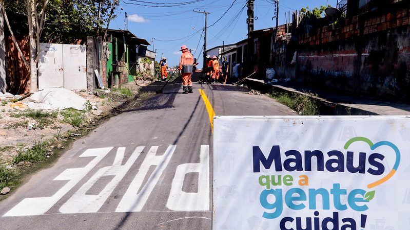 Prefeitura transforma ruas do Colônia Terra Nova com ações de tapa-buracos e limpeza do programa ‘Manaus que a Gente Cuida’