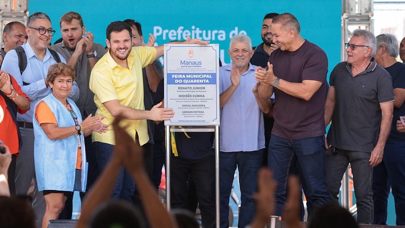 Prefeito Renato Junior entrega feira municipal do 40 reformada e anuncia que vai reformar todas as feiras de Manaus até o fim da gestão