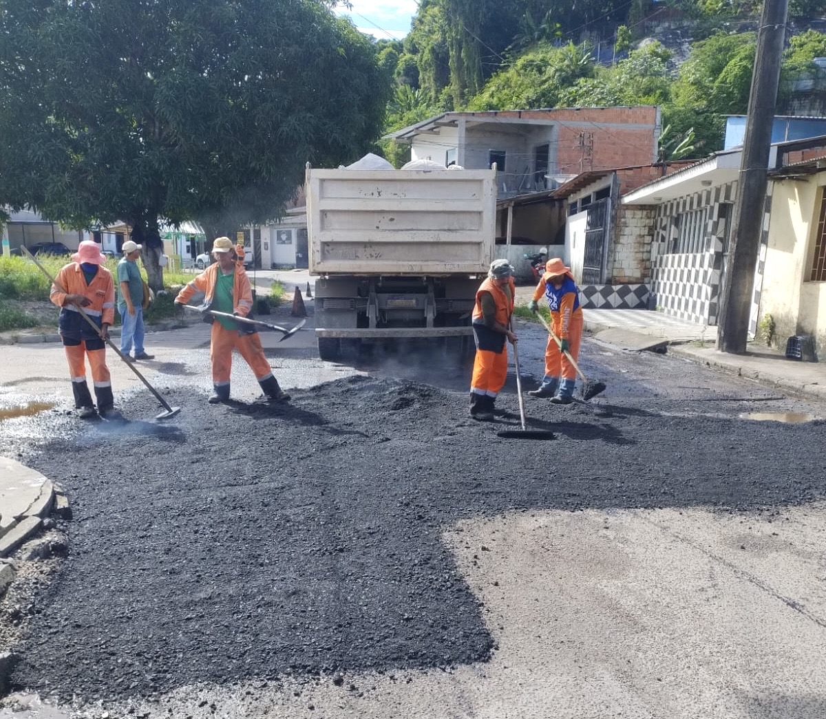 Prefeitura de Manaus fortalece infraestrutura no conjunto Riacho Doce com recuperação asfáltica e mais mobilidade para moradores