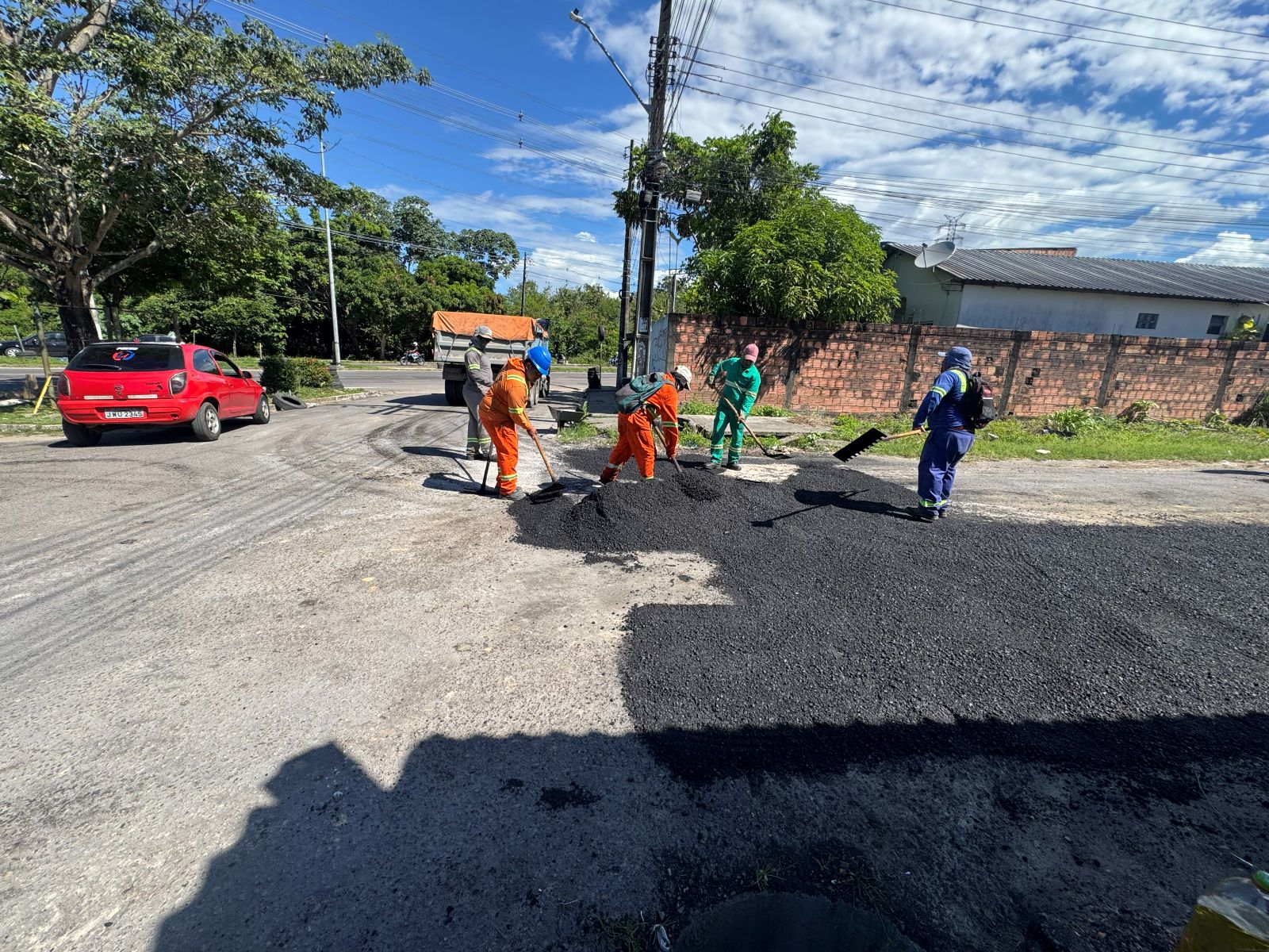 Prefeitura de Manaus intensifica operação ‘Tapa-Buracos’ no Novo Aleixo e reforça segurança viária para moradores