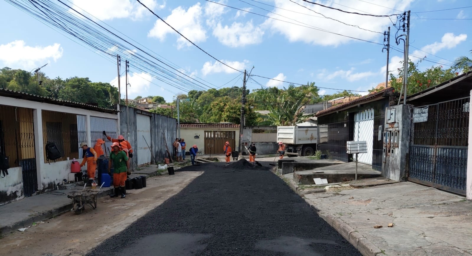 Prefeitura de Manaus intensifica recuperação asfáltica no conjunto Manoa e garante mais segurança e mobilidade aos moradores