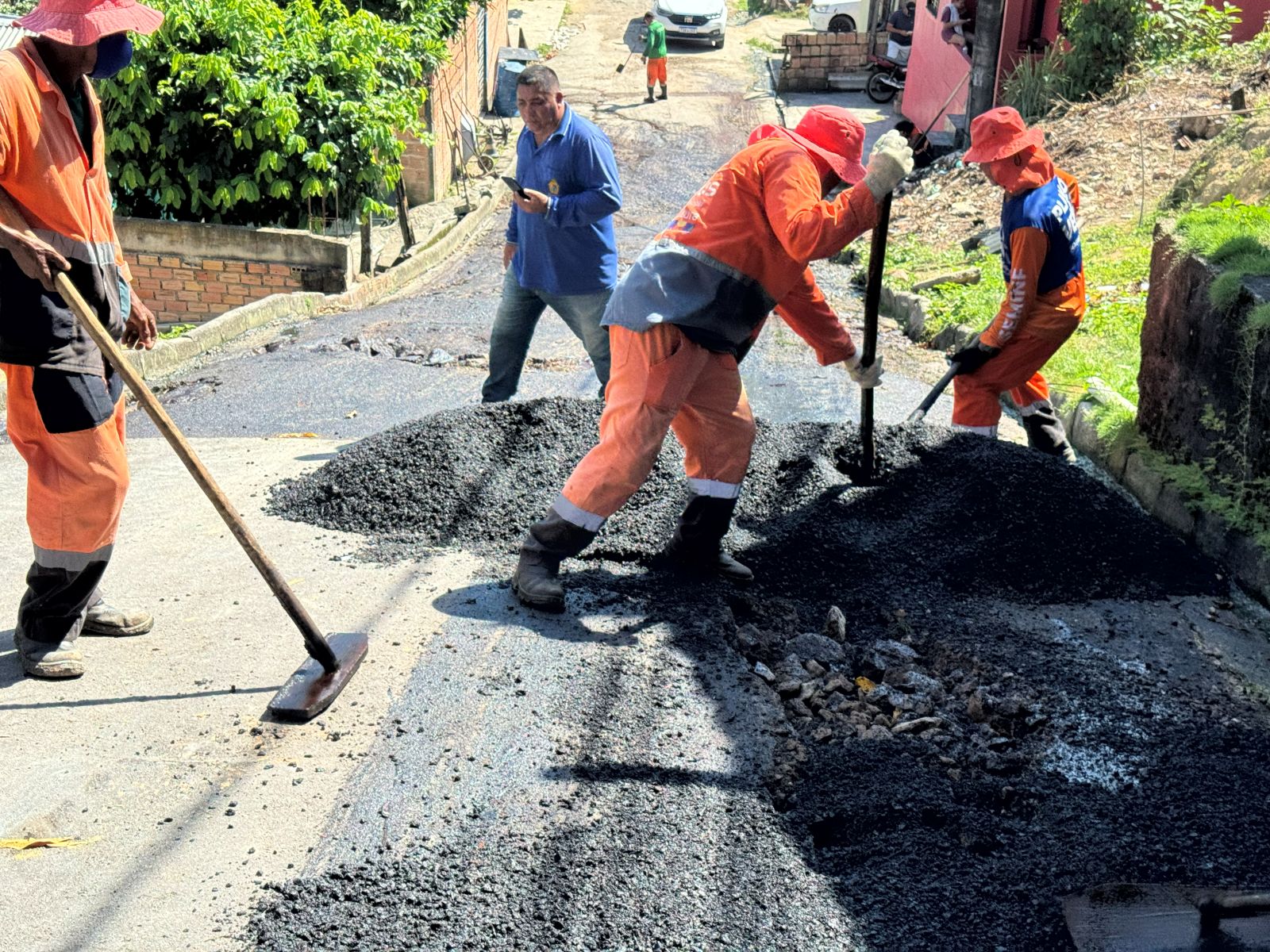 Prefeitura de Manaus recupera via na comunidade Monte Sinai e garante mais segurança e mobilidade para moradores da zona Norte