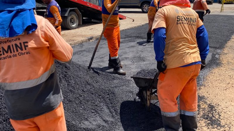 Prefeitura de Manaus aplica mais de 120 toneladas de asfalto no bairro Aleixo