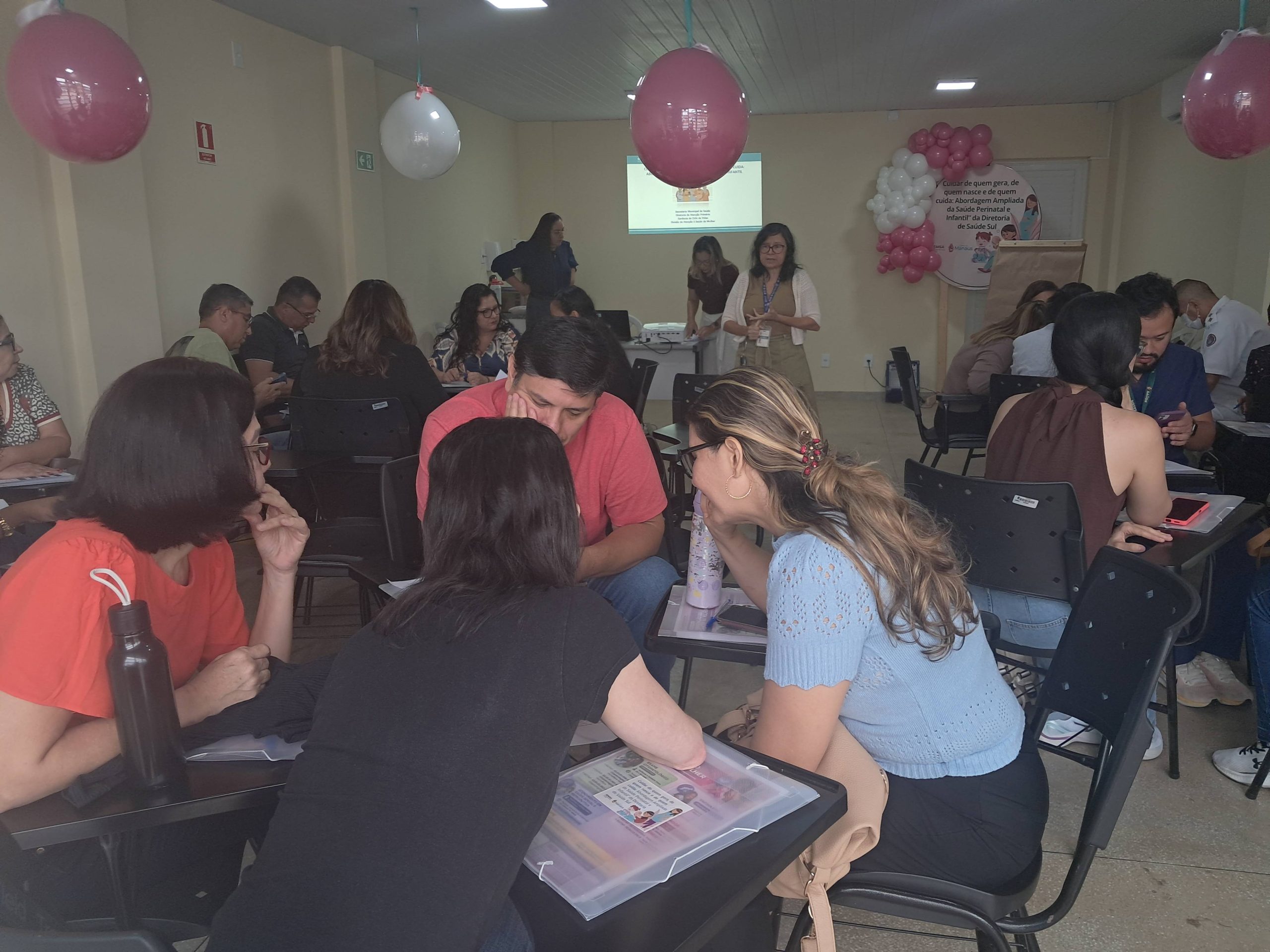 Profissionais de saúde da prefeitura participam de atividades da operação ‘Mulher Segura’ sobre enfrentamento à violência