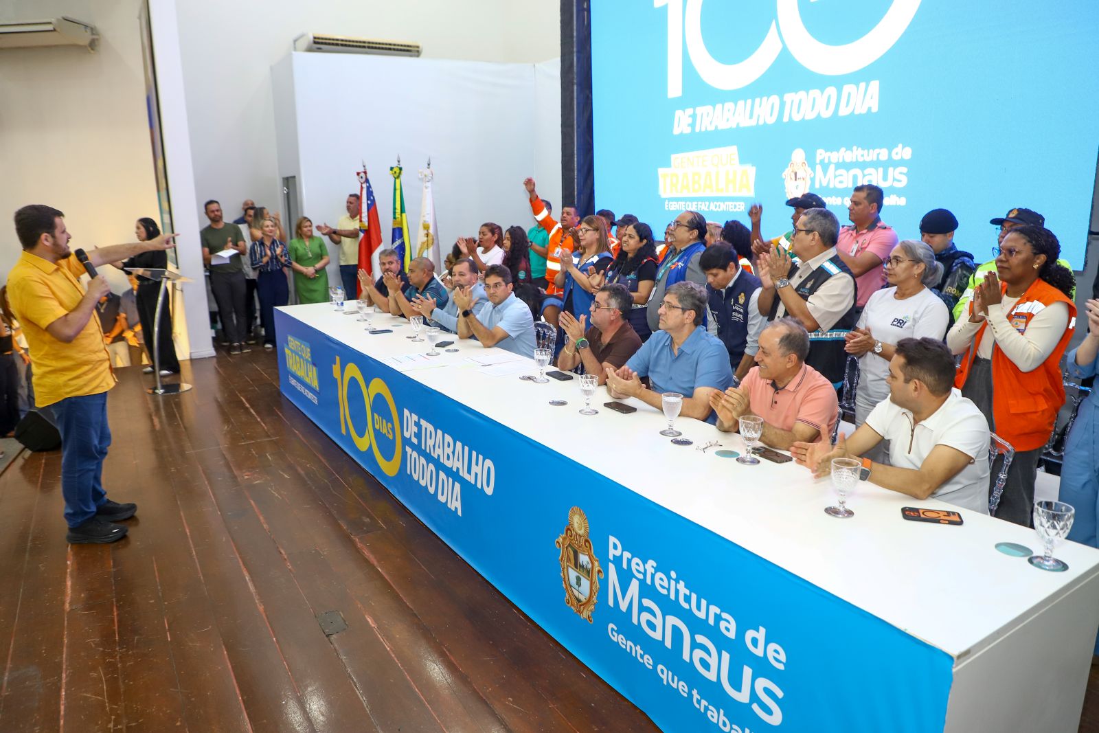Servidora do Implurb é homenageada durante evento dos 100 dias da gestão do prefeito Renato Junior