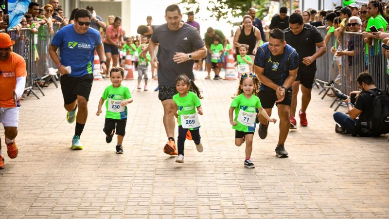 Crianças participam da 5ª corrida de rua ‘Manaus em Movimento’ para promoção da saúde