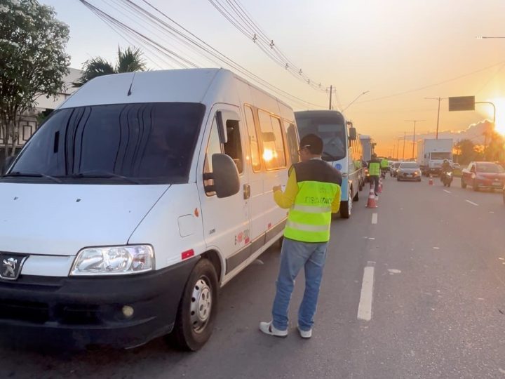 Prefeitura de Manaus intensifica fiscalização e apreende veículos em operação contra transporte irregular
