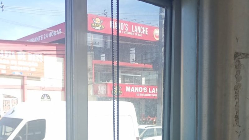 Prefeitura de Manaus alerta para prejuízos causados por vandalismo em portas automáticas de terminais e estações de ônibus